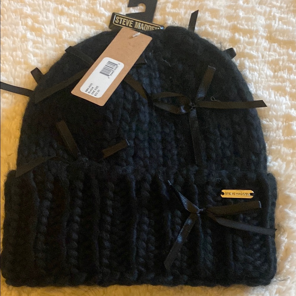 Steve Madden Black Cable Knit Beanie